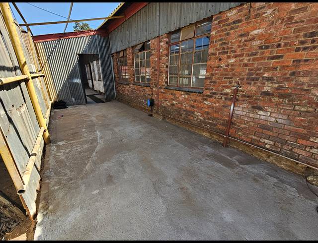 297M² FACTORY TO LET IN ANDERBOLT